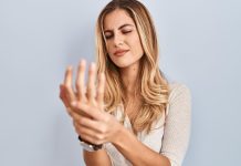 Miért jön állandóan vissza az ínhüvelygyulladás? női kéz