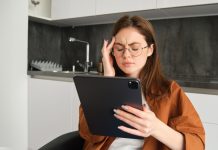 Amikor az AI félreérti a felhasználót nő tablettel